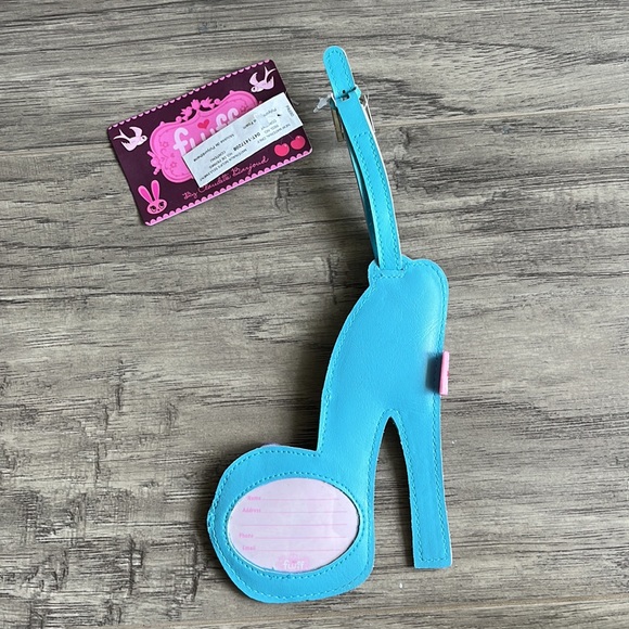 NWT fluff Luggage Tag in Vegan Leather - Picture 4 of 4